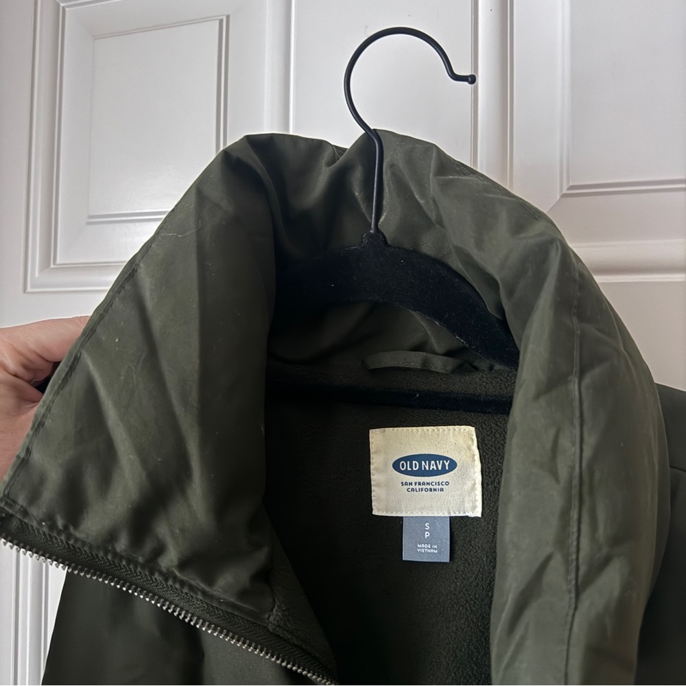 Old Navy Dark Green Quilted Vest - Picture 8 of 10